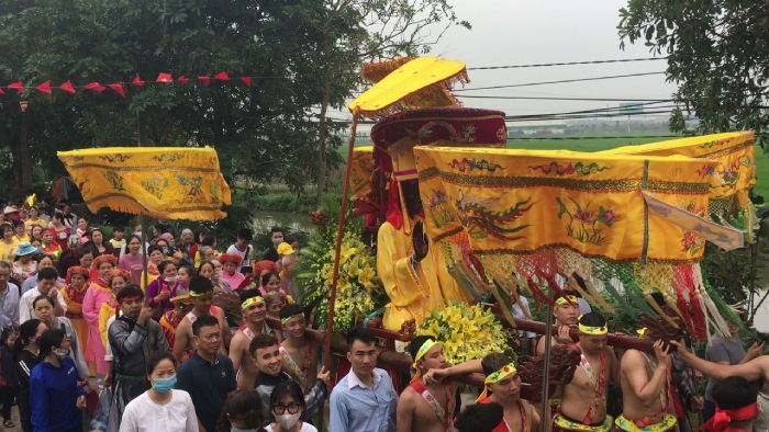 Nô nức đi xem lễ Cầu mưa tại chùa Thái Lạc Hưng Yên