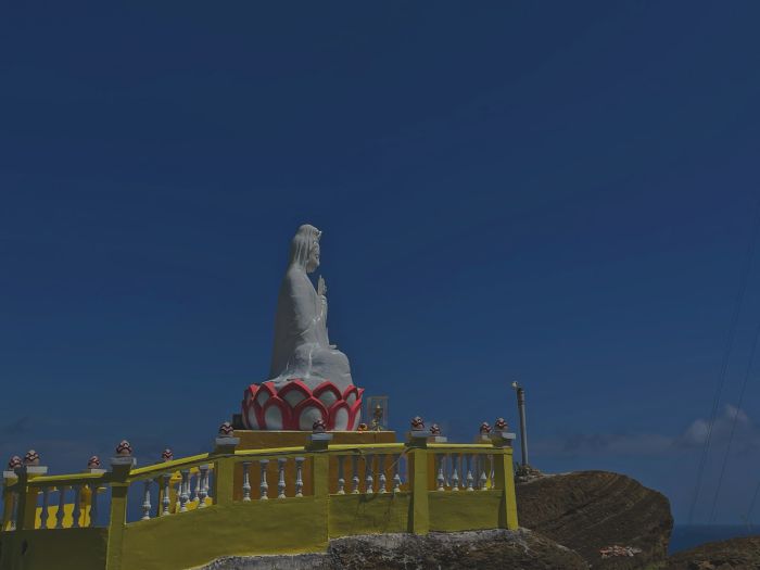  tượng bồ tát Chùa Linh Sơn đảo Phú Quý