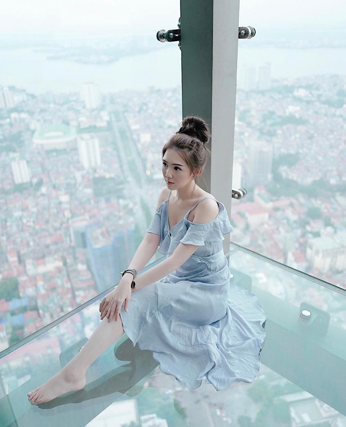 Lotte Sky Walk là địa điểm chơi trong nhà ở Hà Nội không thể bỏ qua