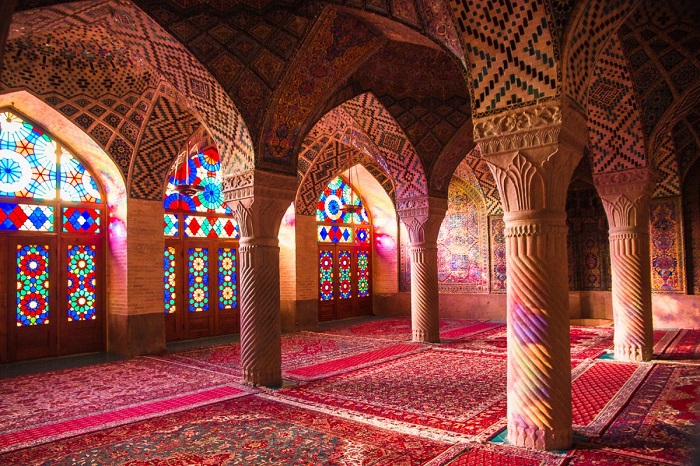điểm đến màu hồng nổi tiếng thế giới Nhà thờ Hồi giáo Nasir-Ol Molk
