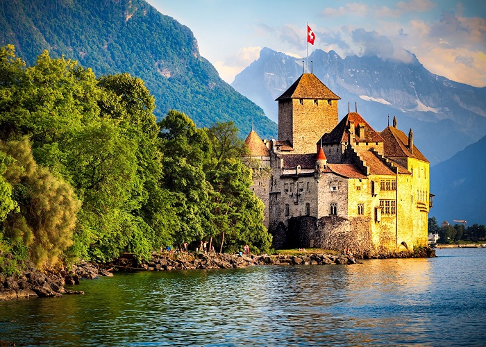 Khám phá Montreux Thụy Sĩ ghé thăm lâu đài Chillon 