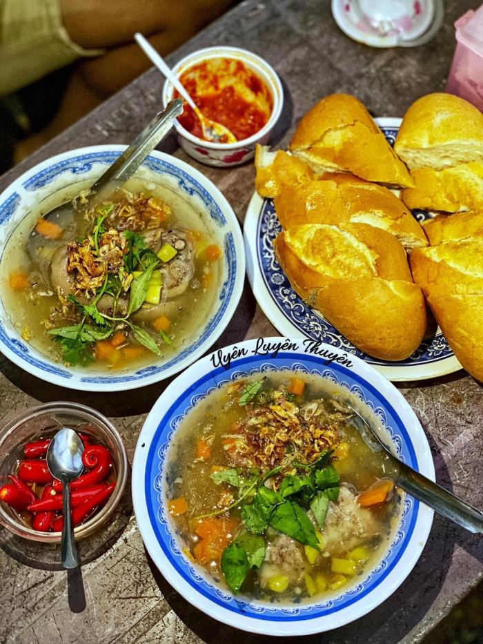 Quán ăn ngon ở Quy Nhơn Bánh mì lagu Nguyễn Huệ 