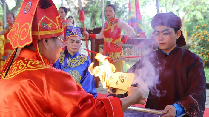 Lễ hội đền Lê Hoàn cũng là nét đẹp trong văn hóa người dân như Lễ hội Pôồn Pôông Thanh Hoá 