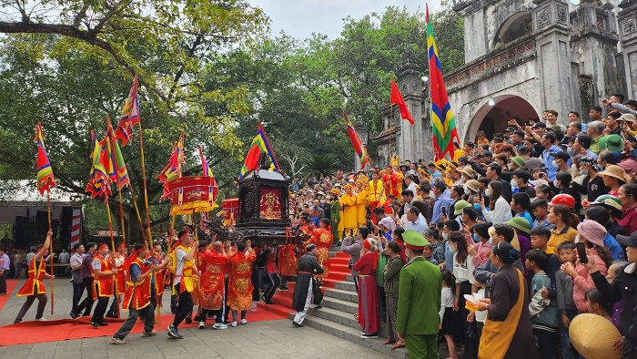 Lễ hội Bà Triệu được tổ chức hoành tráng, thu hút nhiều người tham dự như Lễ hội Pôồn Pôông Thanh Hoá 