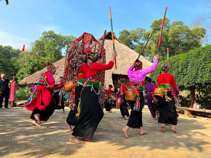 Lễ hội Pôồn Pôông Thanh Hoá từng có thời gian bị mai mốt nhưng đã hồi sinh trở lại và được biết tới nhiều hơn