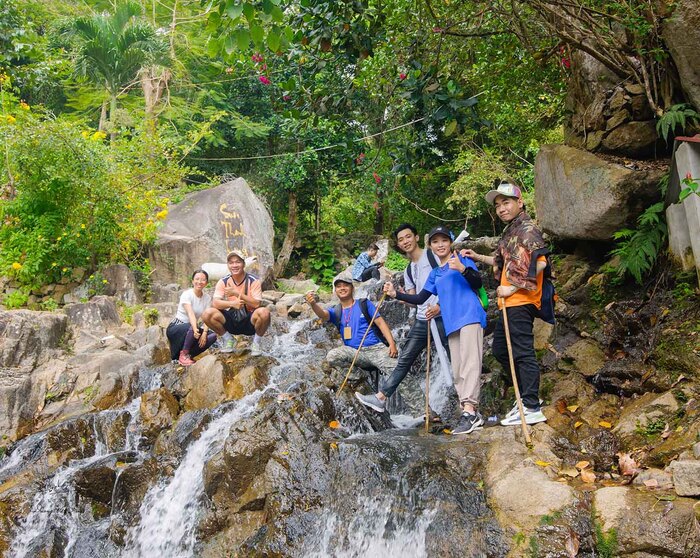 Núi Cấm là địa điểm trekking ở An Giang thu hút nhiều du khách trải nghiệm chinh phục