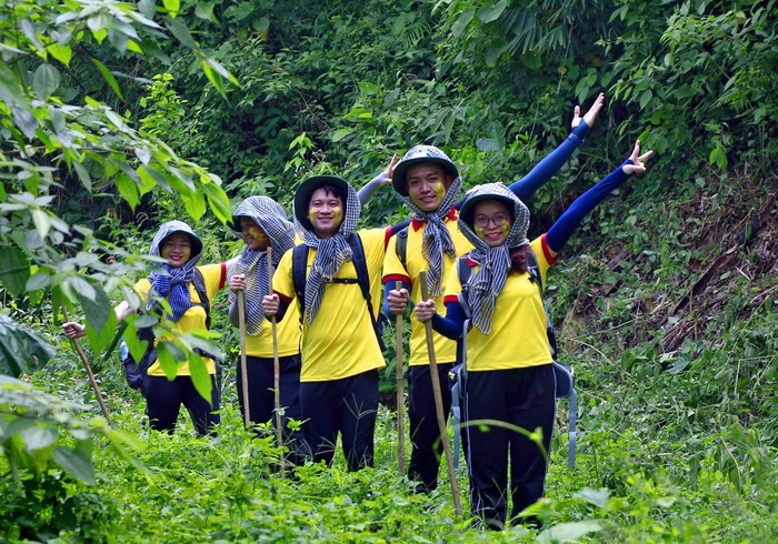 khám phá địa điểm trekking ở An Giang nên mang theo các dụng cụ cần thiết