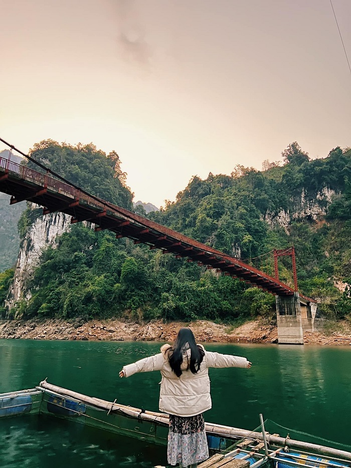 Vi vu lòng hồ sông Đà khi du lịch Tủa Chùa Điện Biên