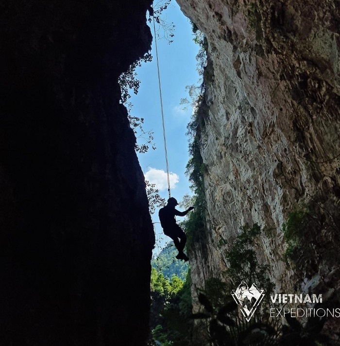 Hố sụt Canh Cảo được ví như tiểu hang Sơn Đoòng nổi tiếng