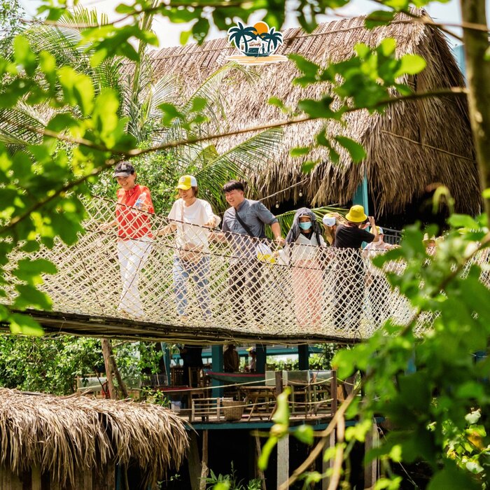 khu glamping ở Cần Thơ được bao bọc trong không gian xanh trong lành