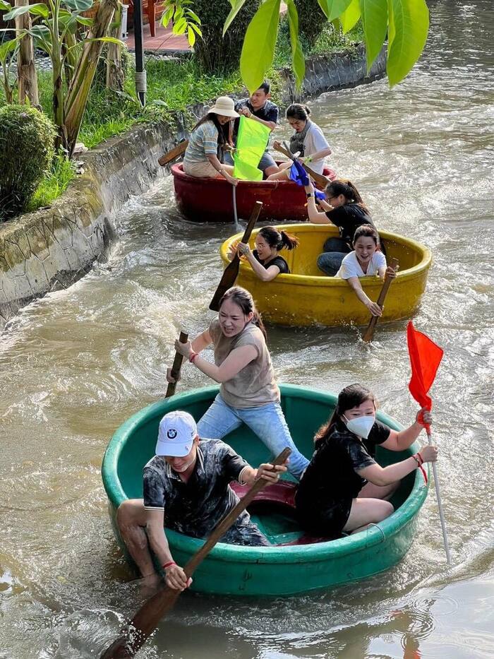 tham gia các trò chơi đậm chất miền Tây tại khu glamping ở Cần Thơ 