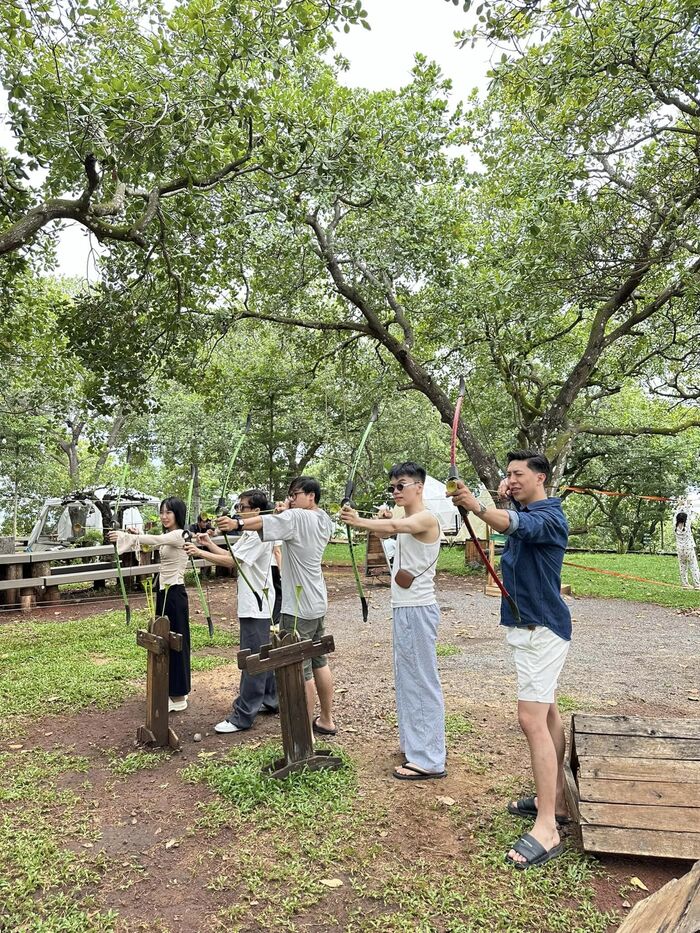 lưu trú khu glamping ở Đồng Nai trải nghiệm bắn cung