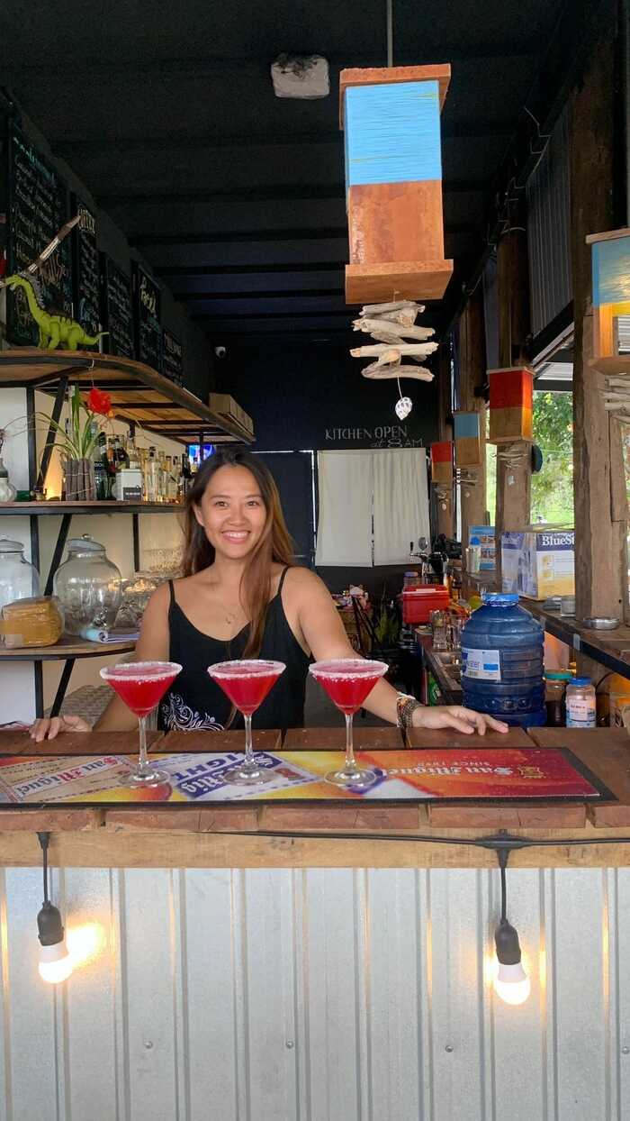 quầy bar tại khu glamping ở Phú Quốc