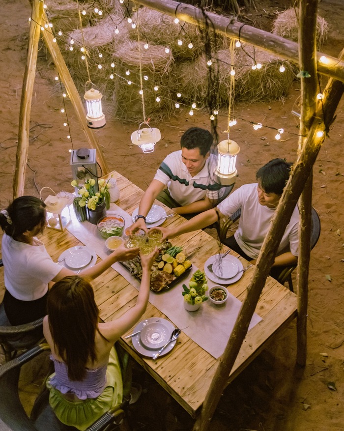 các bữa tiệc ăn uống thú vị bên bạn bè tại khu glamping ở Vũng Tàu