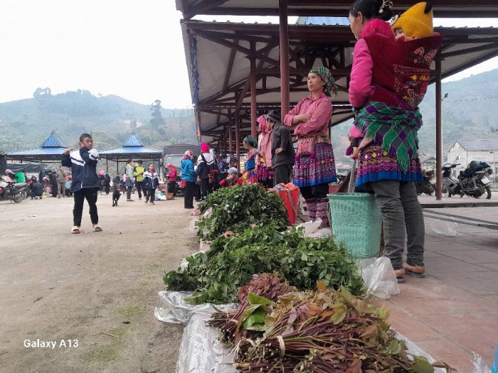 du lịch bản liền vào chợ phiên