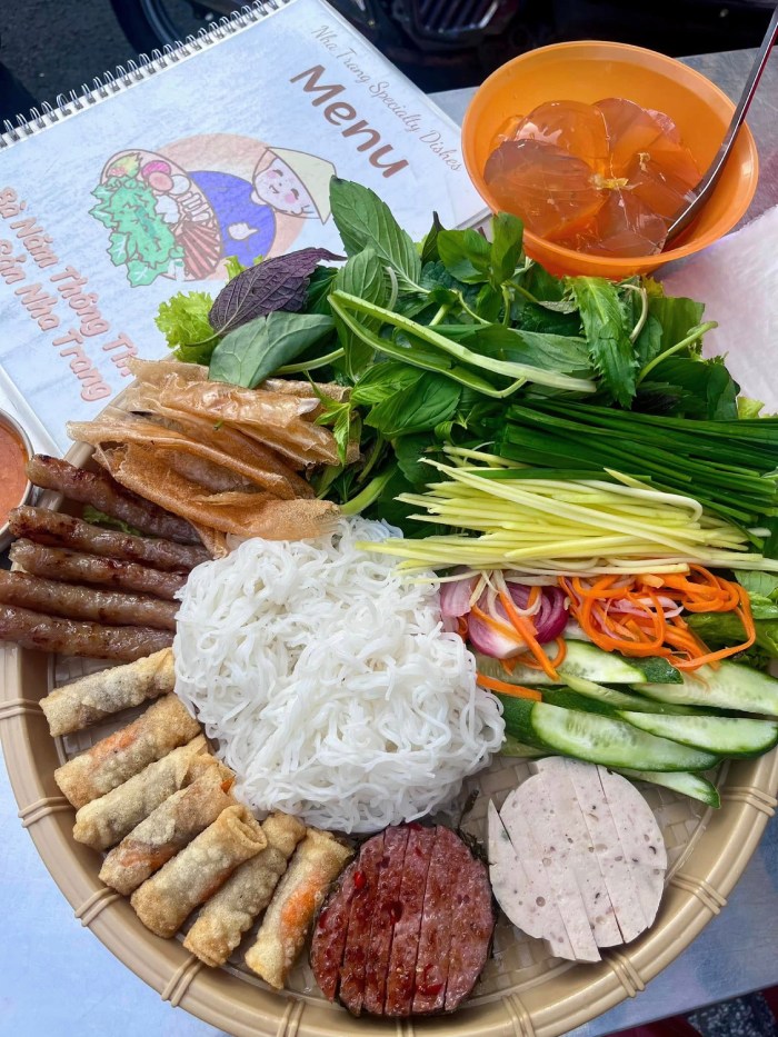 quán bà nương - quán nem nướng ngon ở nha trang