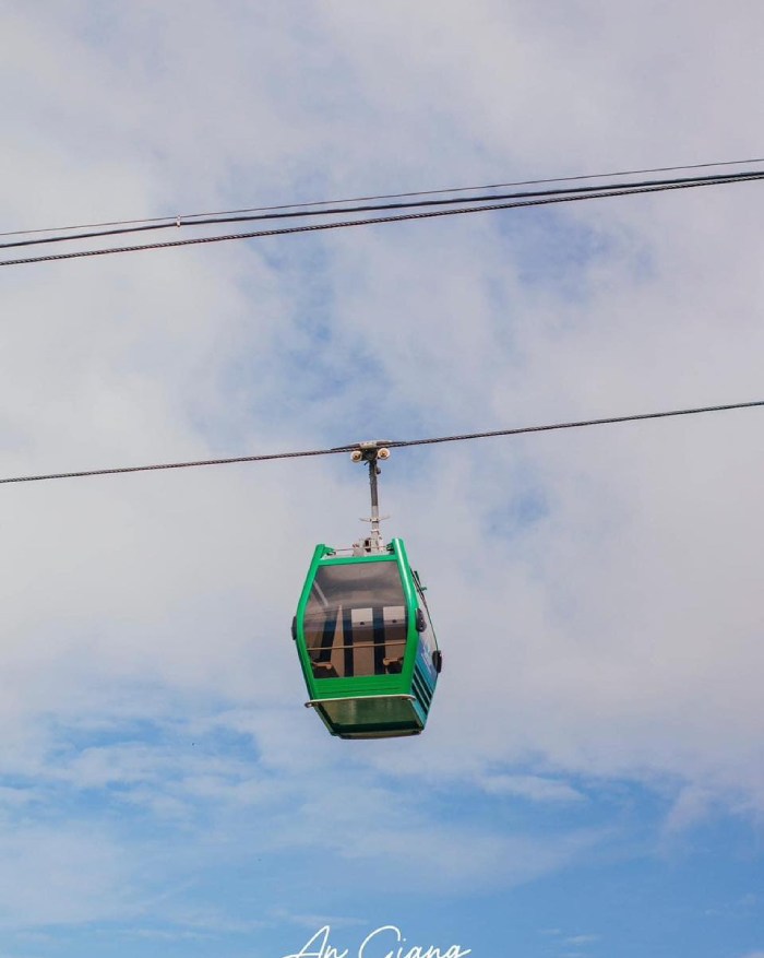 cách di chuyển bằng cáp treo du lịch vạn linh