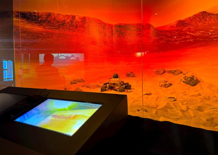 Kinh nghiệm tham quan Bảo tàng vũ trụ Việt Nam trong phòng mô phỏng sao Hỏa