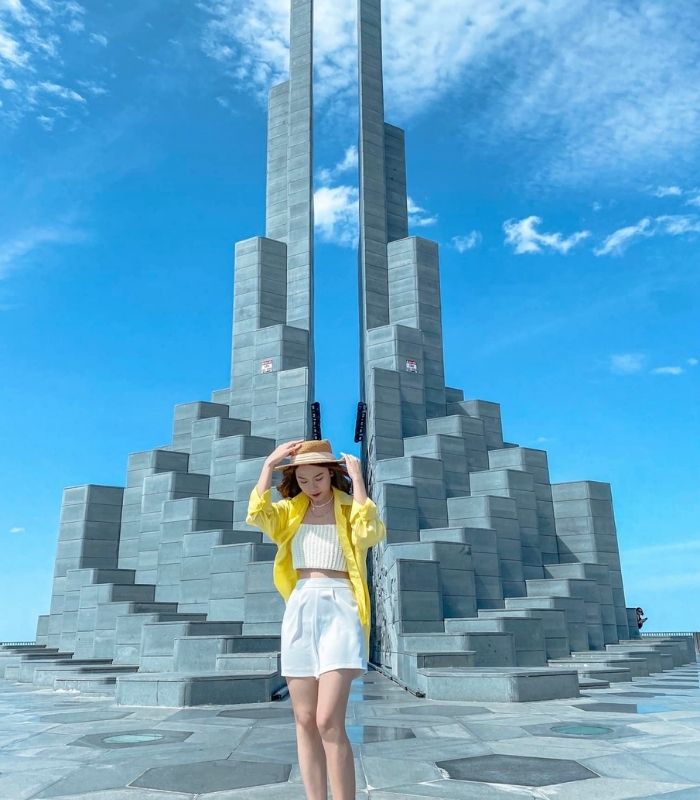 Nghinh Phong là tháp ven biển Việt Nam có thiết kế ấn tượng bậc nhất