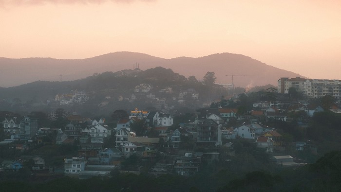 Hoàng hôn Đà Lạt – Bản tình ca cuối ngày của sương và gió