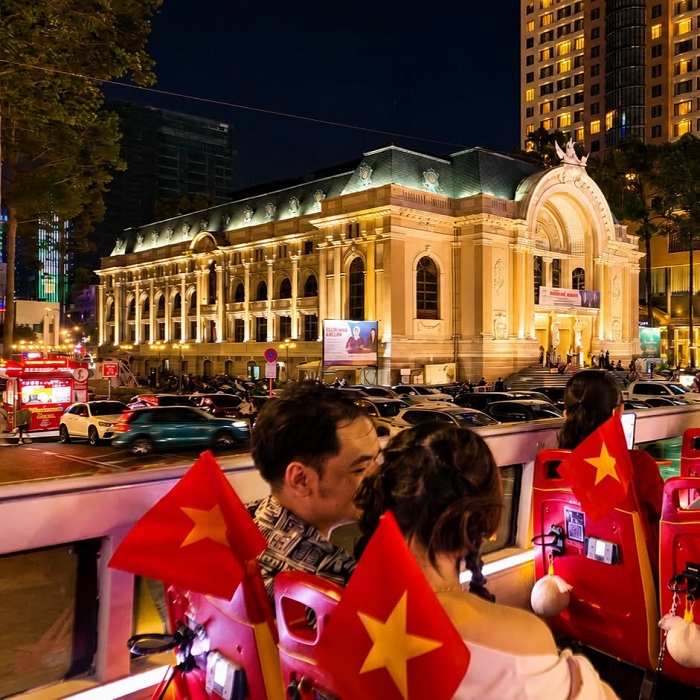 chơi gì ở sài gòn dịp lễ chơi gì ở sài gòn dịp lễ Không gian buổi tối đầy lãng mạn cho du khách