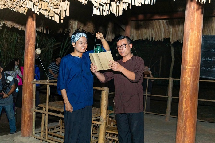 chơi gì ở sài gòn dịp lễ chơi gì ở sài gòn dịp lễ Show diễn thực cảnh tái hiện một phần cuộc sống người dân Củ Chi thời bấy giờ
