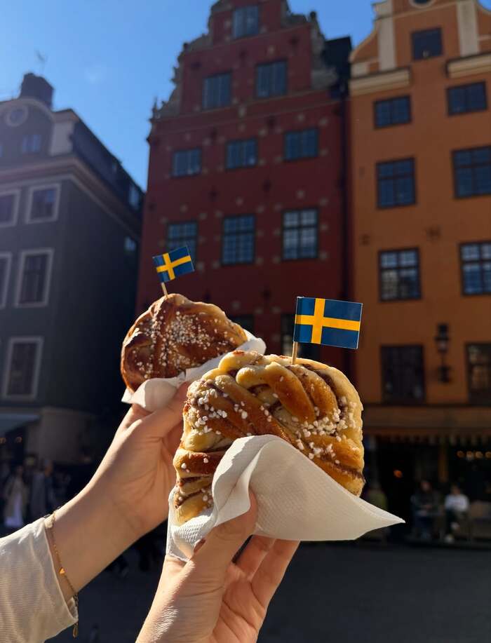Thư giãn tại các quán cà phê ở khu phố cổ Gamla Stan Thụy Điển 