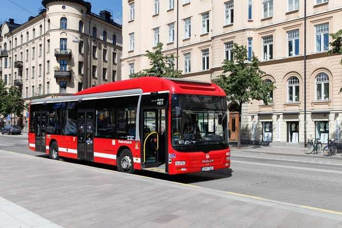 Phương tiện di chuyển đến khu phố cổ Gamla Stan Thụy Điển là xe bus