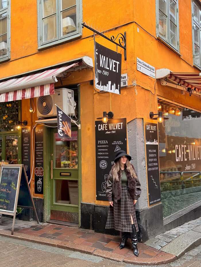 Thời điểm ghé thăm khu phố cổ Gamla Stan Thụy Điển lý tưởng là tháng 5 - tháng 9