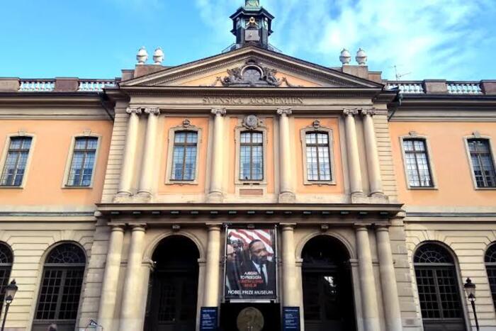 Tham quan bảo tàng Nobel ở khu phố cổ Gamla Stan Thụy Điển 
