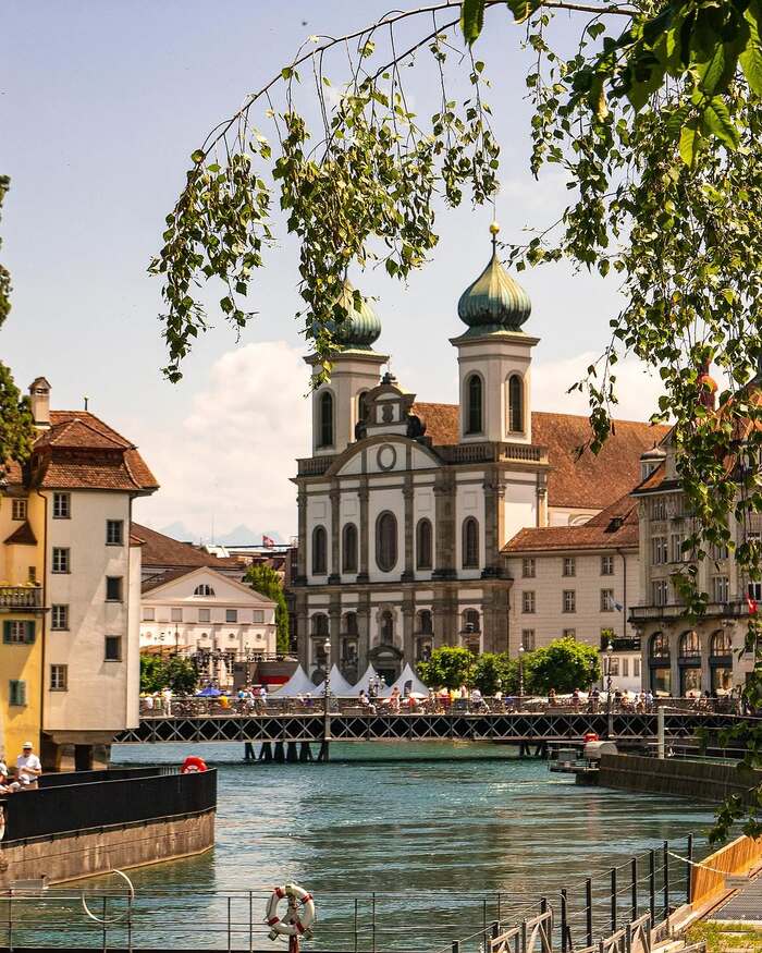Khu phố cổ Luzern Thụy Sĩ có tuổi đời hơn 800 năm