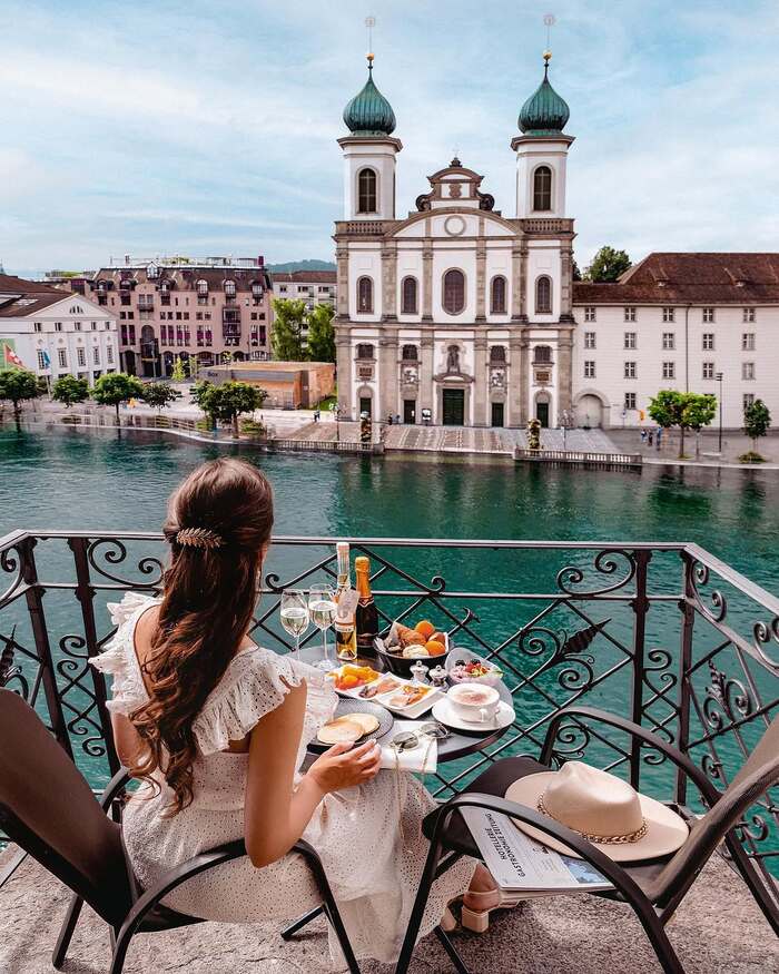 Đi dạo khám phá khu phố cổ Luzern Thụy Sĩ 