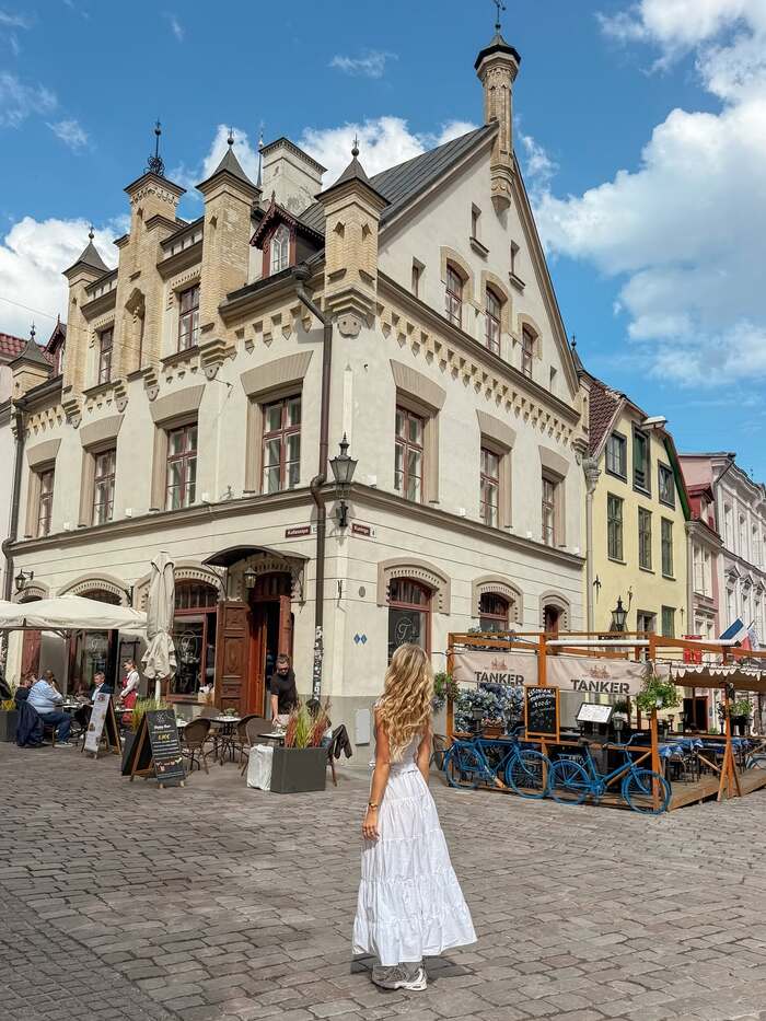 Thời điểm ghé thăm lâu đài Toompea Estonia lý tưởng là tháng 5 - tháng 9