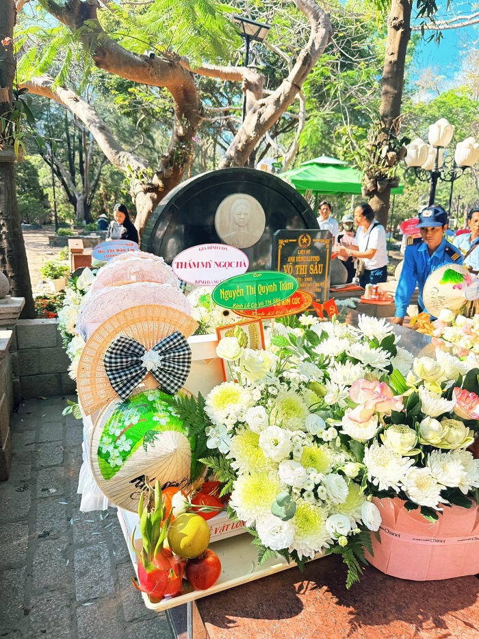 Côn Đảo nổi tiếng cả về du lịch tâm linh Nên đi du lịch Phú Quốc hay Côn Đảo