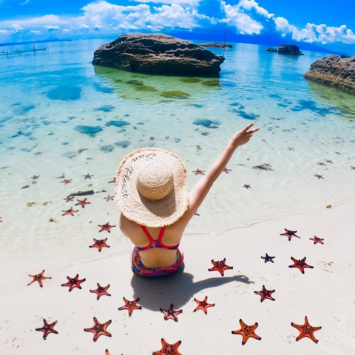Làn nước trong veo tại làng chài Rạch Vẹm Nên đi du lịch Phú Quốc hay Côn Đảo