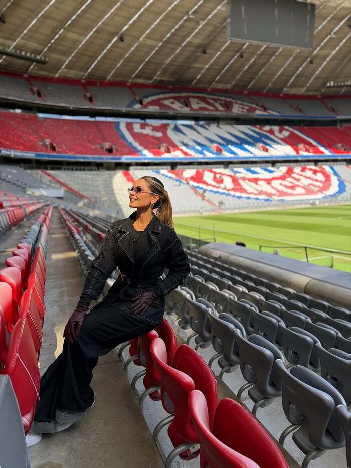 tham gia tour tham quan sân vận động Allianz Arena Đức