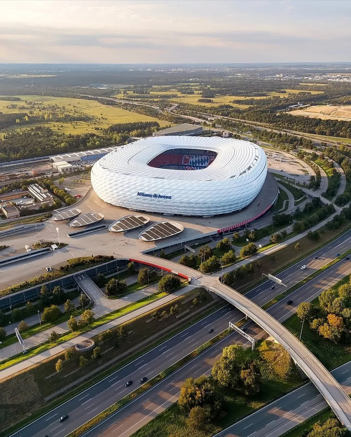 Sân vận động Allianz Arena Đức là công trình hiện đại bậc nhất châu Âu