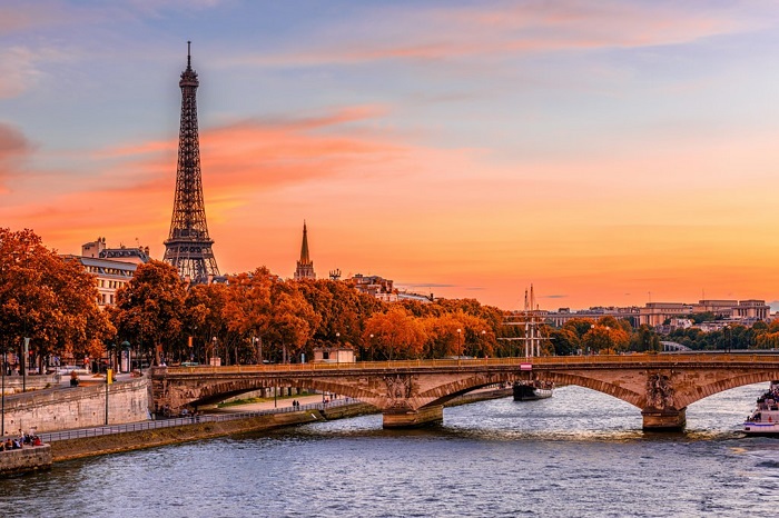 Paris rực trời lá vàng và cảnh sắc mùa thu đẹp nao lòng trên đất Pháp