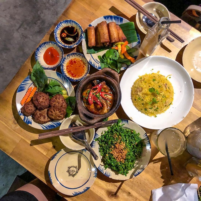 nhà hàng Việt chuẩn cơm mẹ nấu