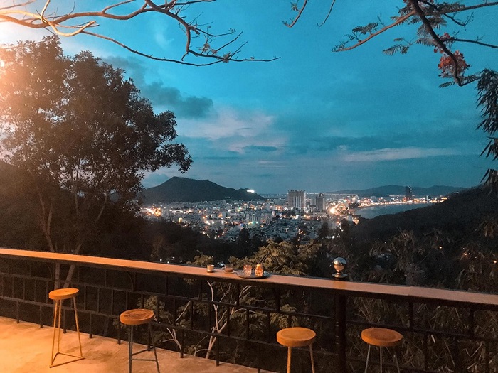 Cà phê Pumba, view bao trọn cả thành phố