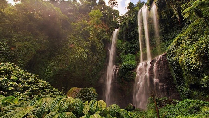 thác nước ở Bali 