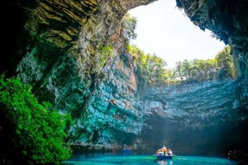 Khám phá vẻ đẹp của 'Vương quốc hang động' Phong Nha - Kẻ Bàng