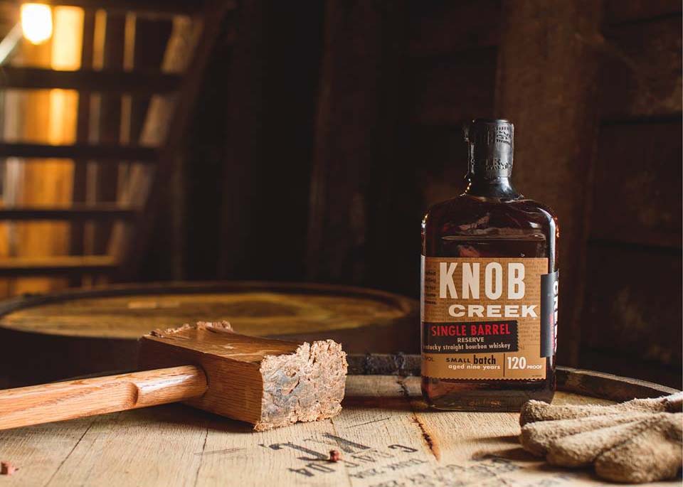 8 loại rượu Whisky hảo hạng này sẽ giúp bữa tiệc lửa trại thêm hoàn hào
