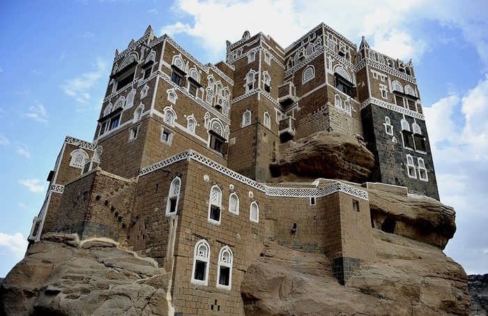 Cung điện đá Dar al-Hajar ngoạn mục ở Yemen tựa như ở một thế giới khác