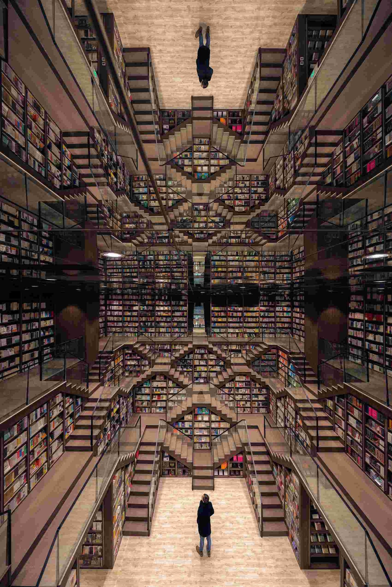 Hiệu sách Trung Quốc đưa ta vào đời thực tác phẩm của Maurits Cornelis Escher