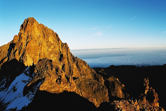 Những đỉnh núi đẹp nhất: Không chỉ có Everest mới đáng chinh phục