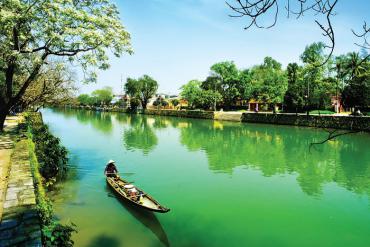 Xuôi dòng sông Hương Huế, khám phá vẻ đẹp thơ mộng của miền đất Cố đô