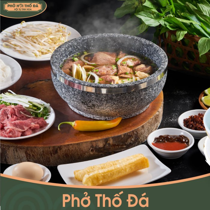 Nếm phở bát đá 