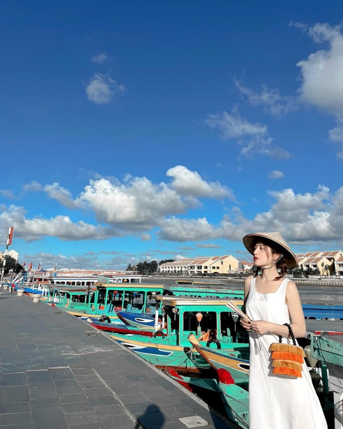 Người đẹp khoe ảnh check in Hội An trên trang cá nhân và nhận được nhiều sự quan tâm từ cộng đồng mạng