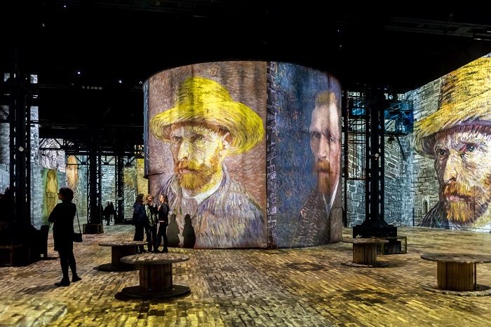 du lịch Amsterdam mùa thu thăm bảo tàng Van Gogh